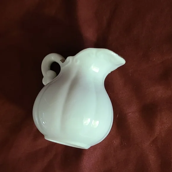 Vintage 'Christmas Wish' Mini Pitcher by Enesco - Picture 4 of 6